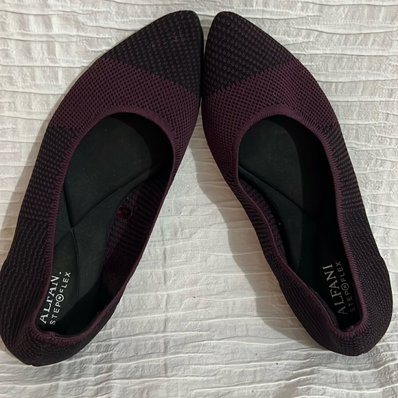 ALFANI Women's Burgundy Flats size 7w - Picture 5 of 10